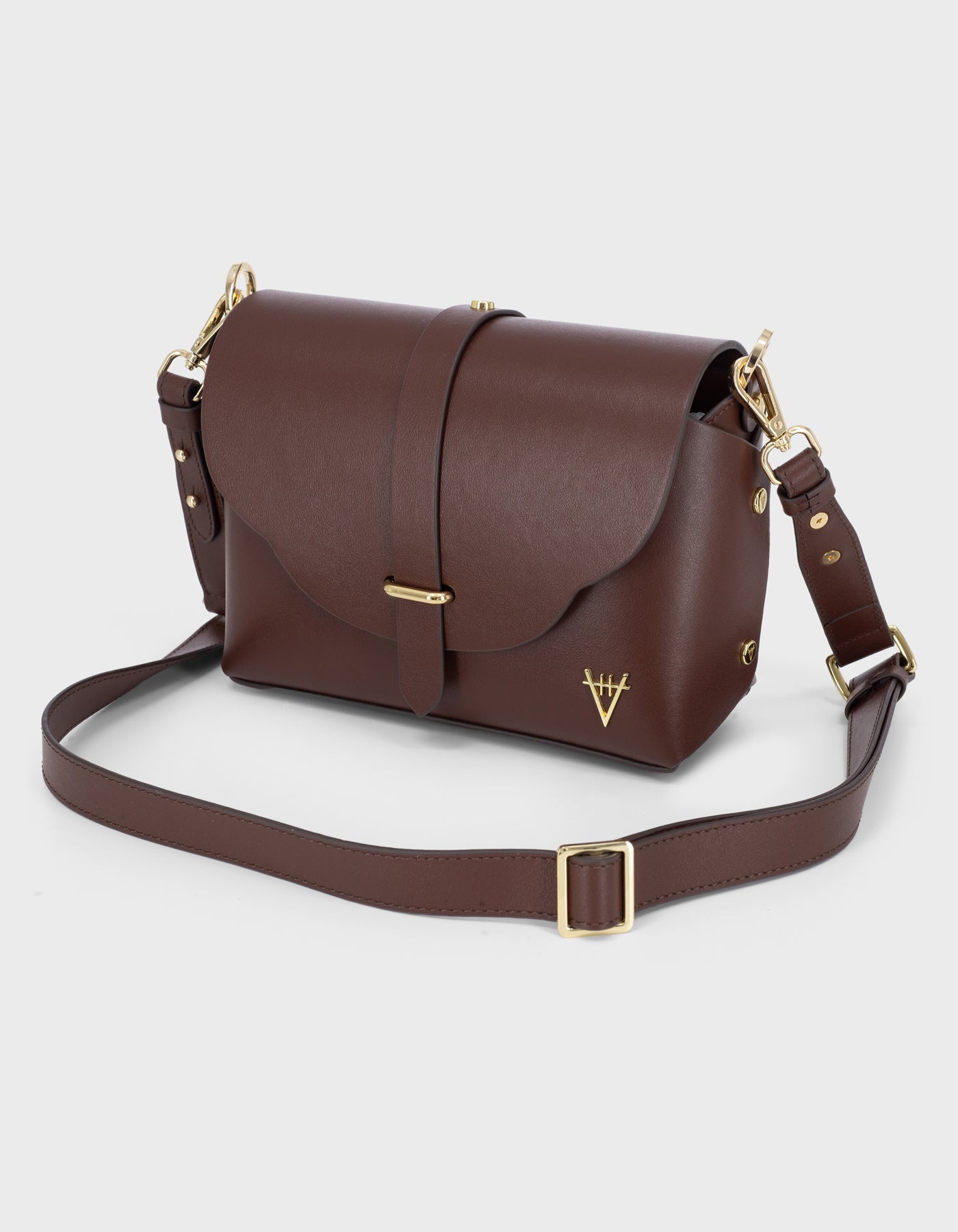 Hiva Atelier | Harmonia Shoulder Bag NUTSHELL | Beautiful and Versatile Leather Accessories