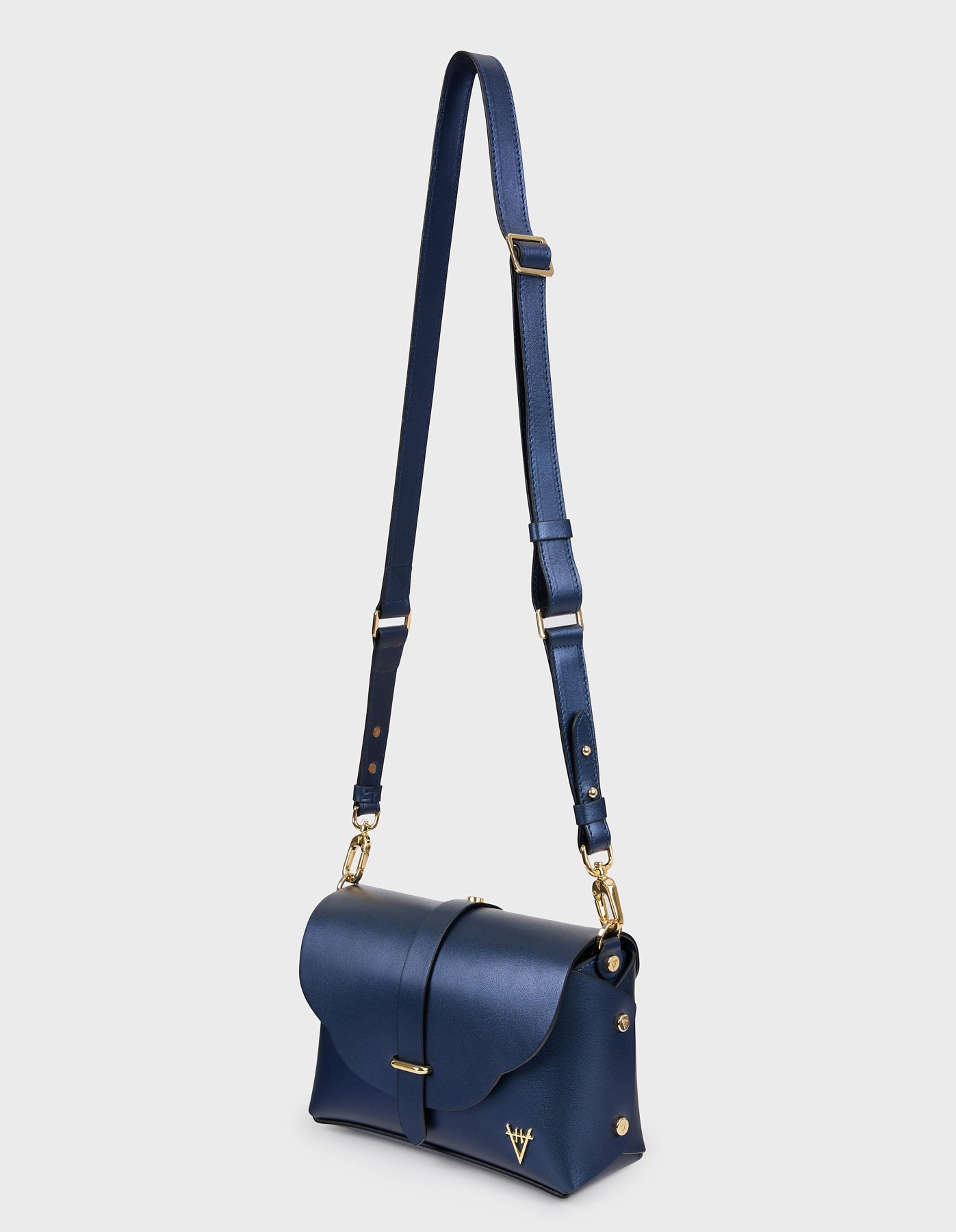 Hiva Atelier | Harmonia Shoulder Bag NAVY | Beautiful and Versatile Leather Accessories