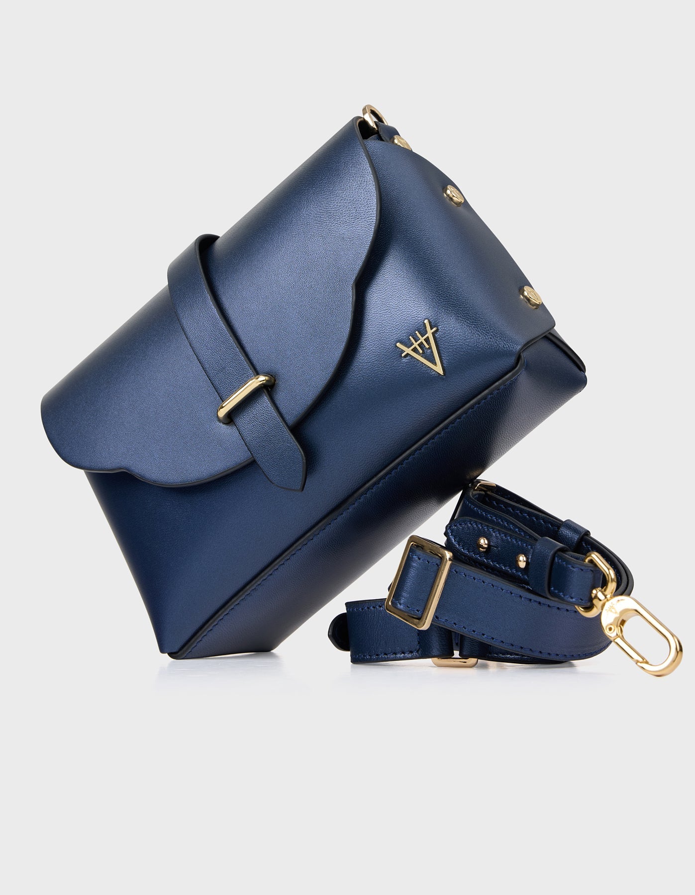 Hiva Atelier | Harmonia Shoulder Bag NAVY | Beautiful and Versatile Leather Accessories