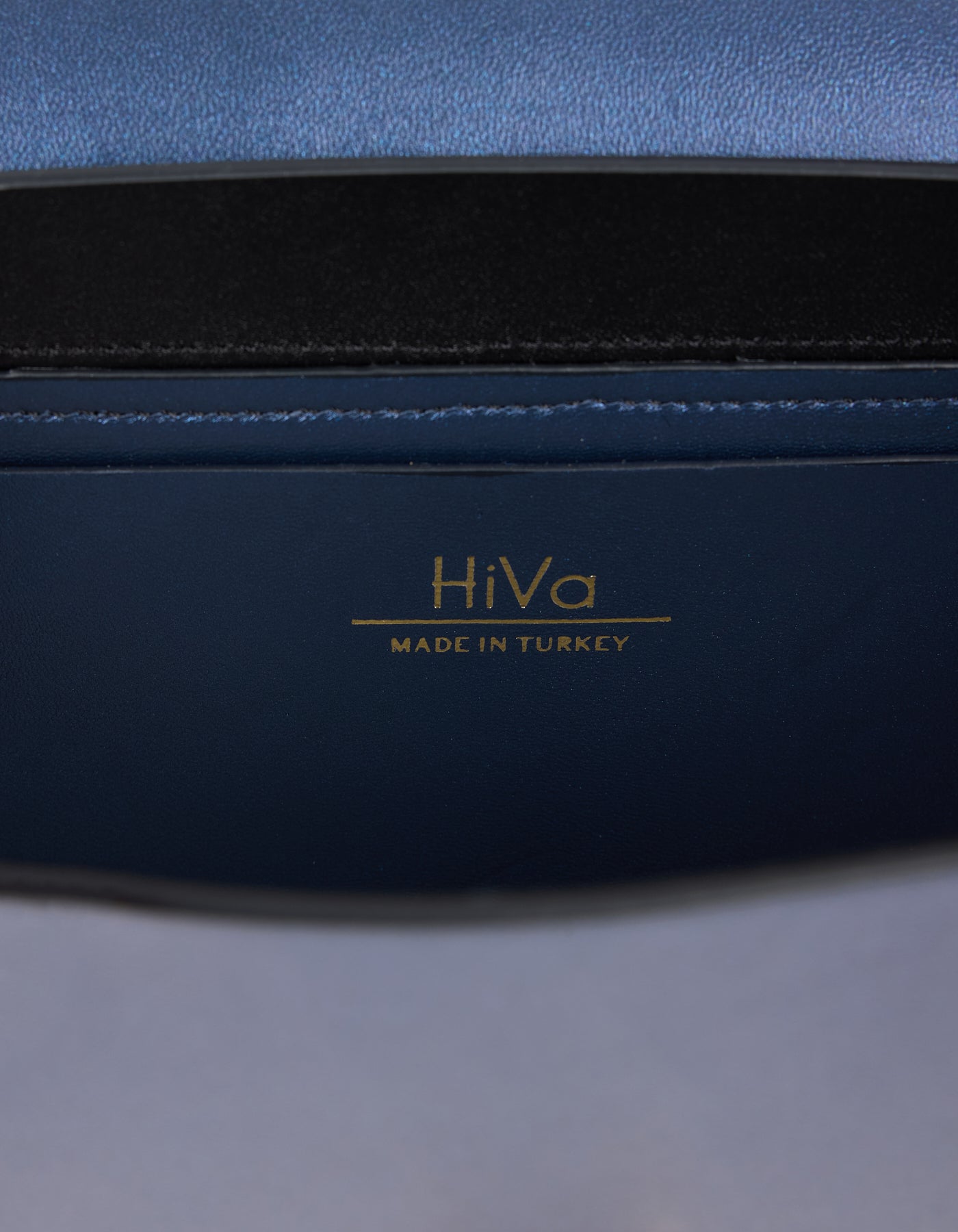 Hiva Atelier | Harmonia Shoulder Bag NAVY | Beautiful and Versatile Leather Accessories