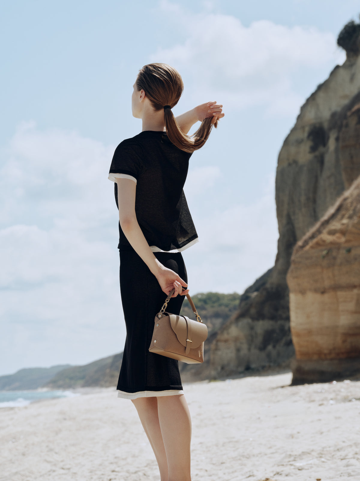 HiVa Atelier | Harmonia Shoulder Bag | Beautiful and Versatile Leather Accessories