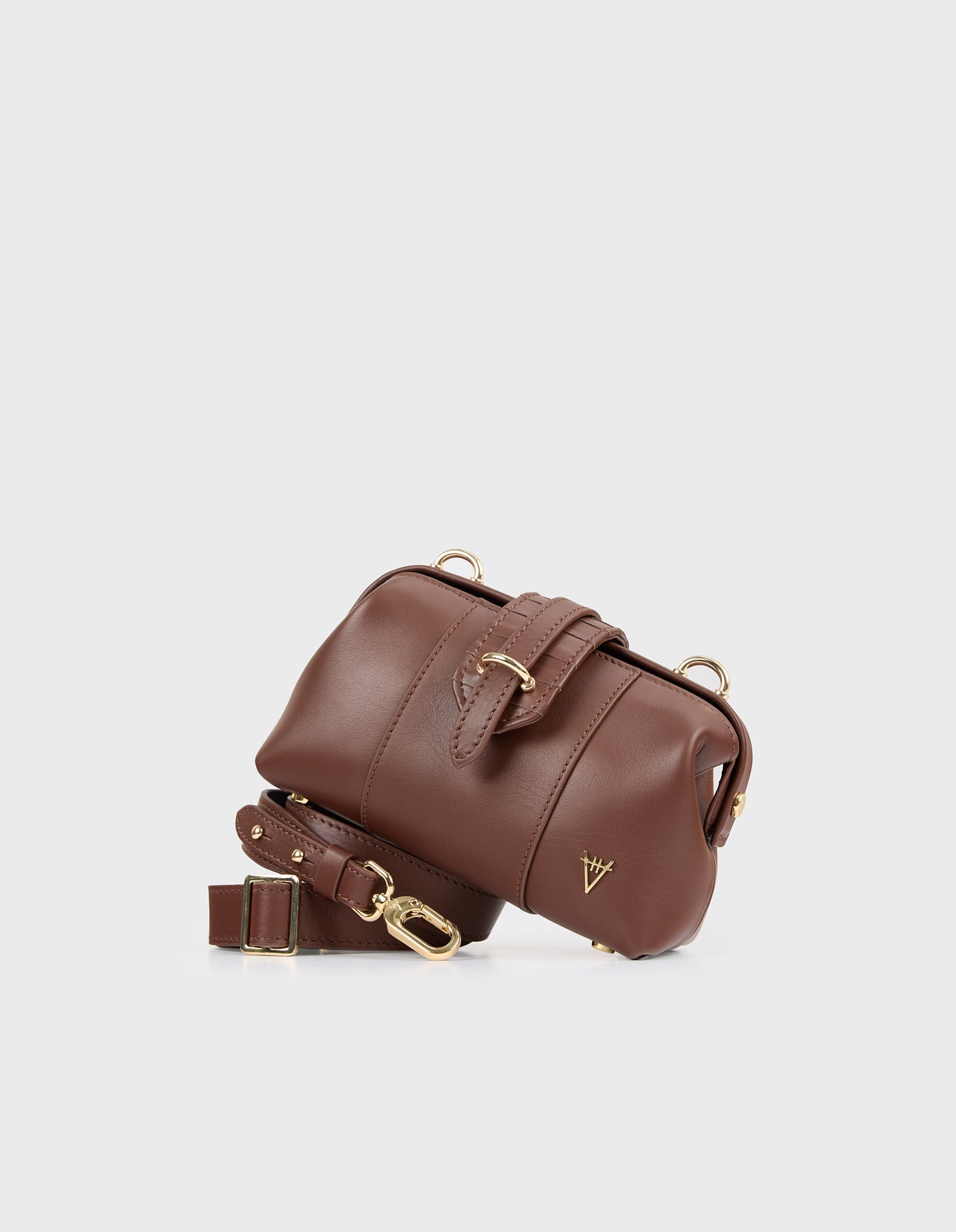 HiVa Atelier | Mini Nubes Doctor Bag NUTSHELL | Beautiful and Versatile Leather Accessories