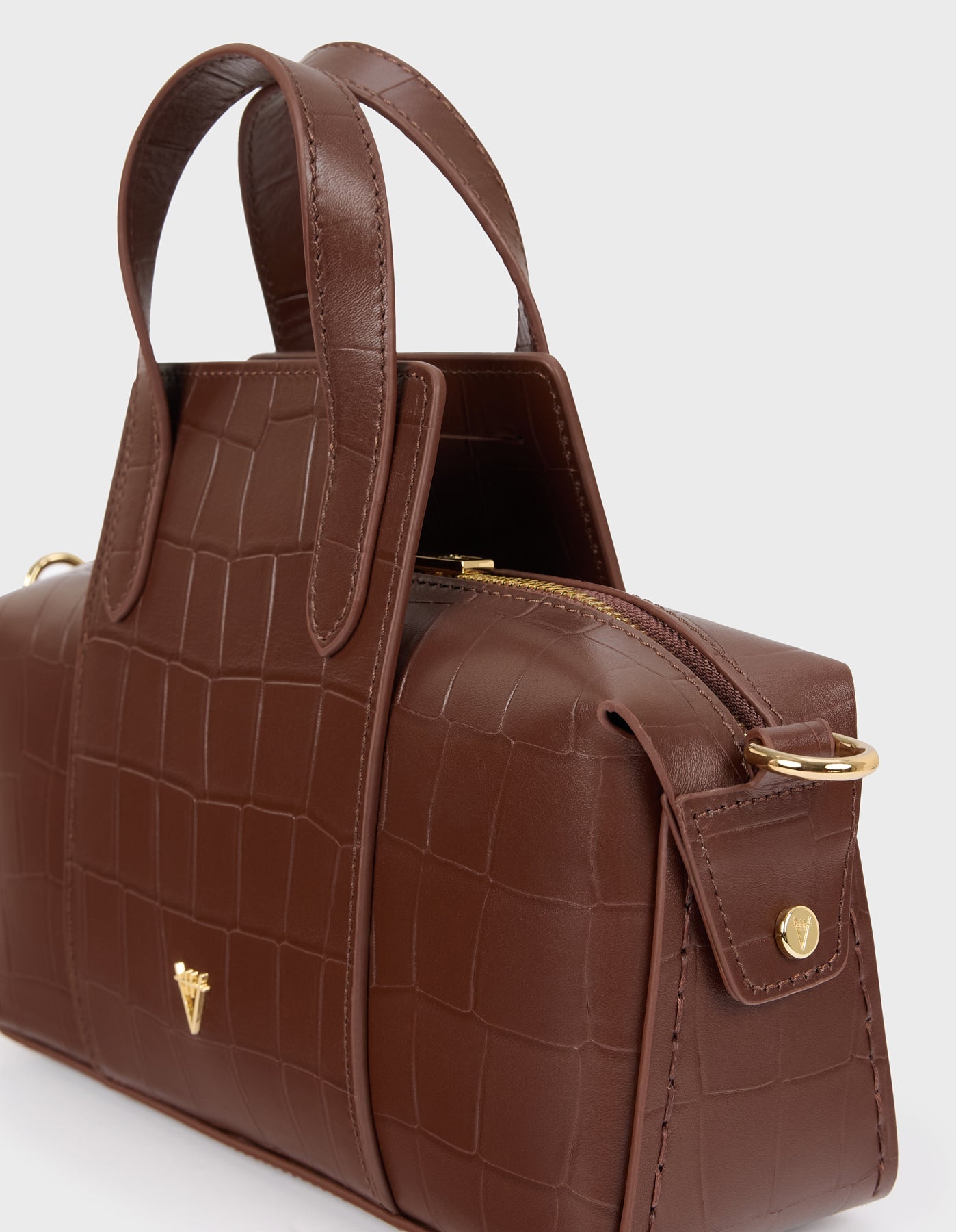 Hiva Atelier | Onsra Cylinder Crossbody Bag NUTSHELL | Beautiful and Versatile Leather Accessories