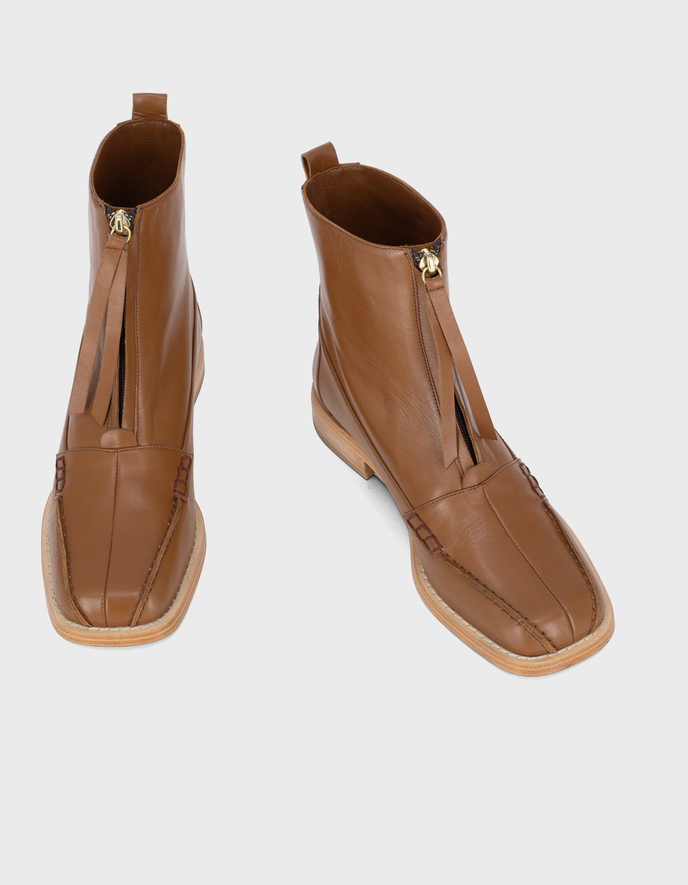 Hiva Atelier | Block Detail Ankle Boots WOOD | Beautiful and Versatile Leather Accessories