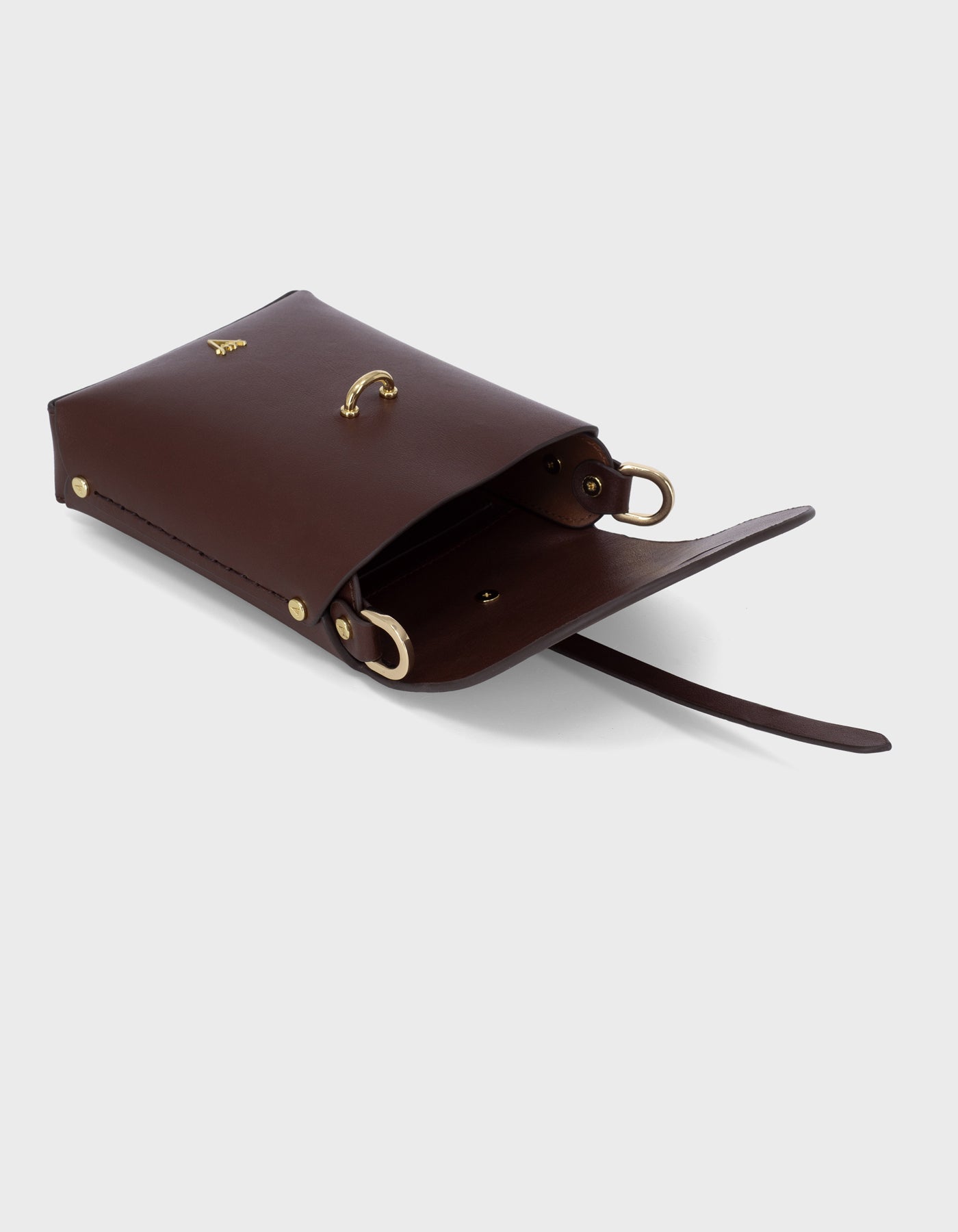 Hiva Atelier | Astrum Shoulder Bag NUTSHELL | Beautiful and Versatile Leather Accessories