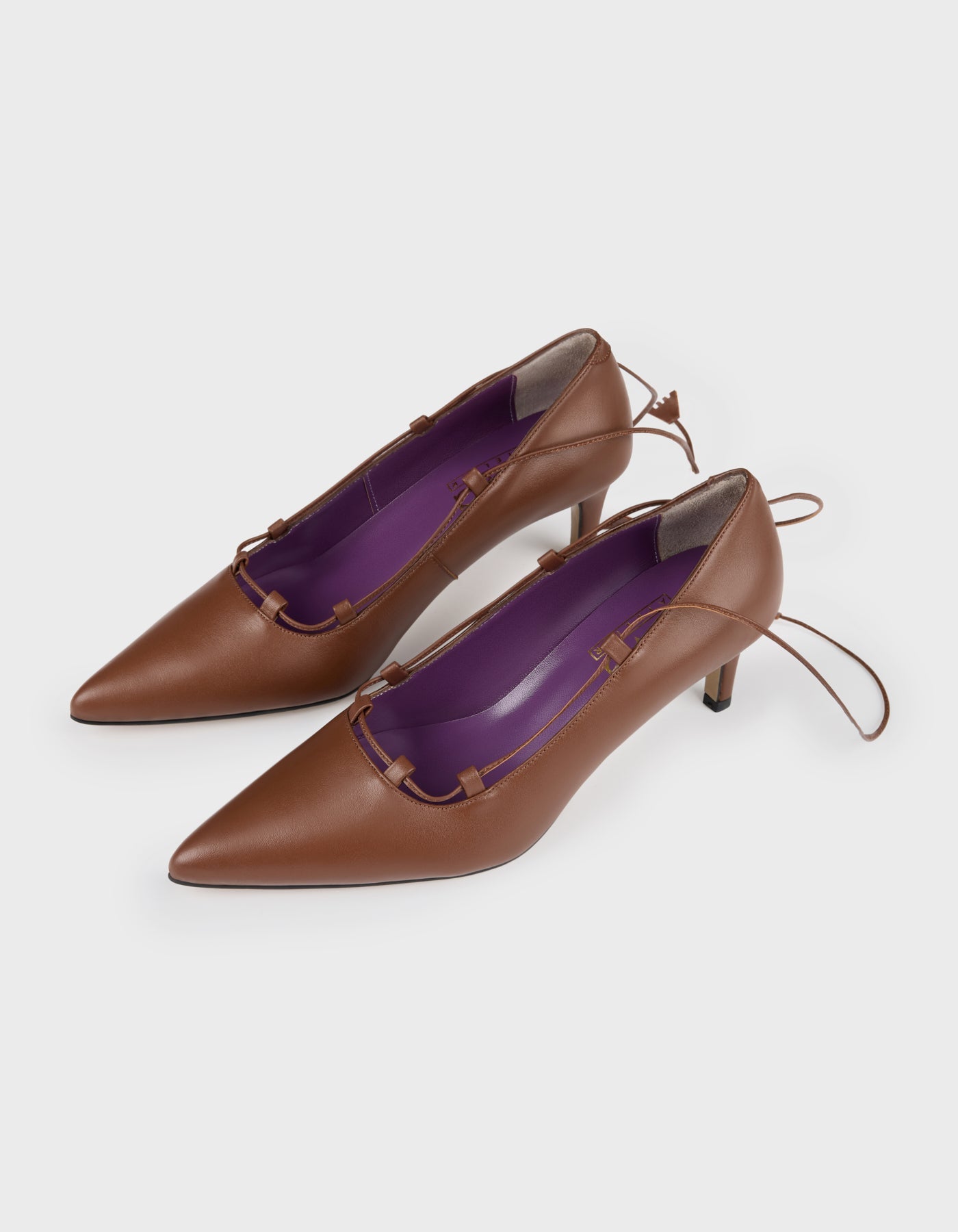 Hiva Atelier | Lace Up Pointed Toe Heels Nutshell | Beautiful and Versatile Leather Accessories