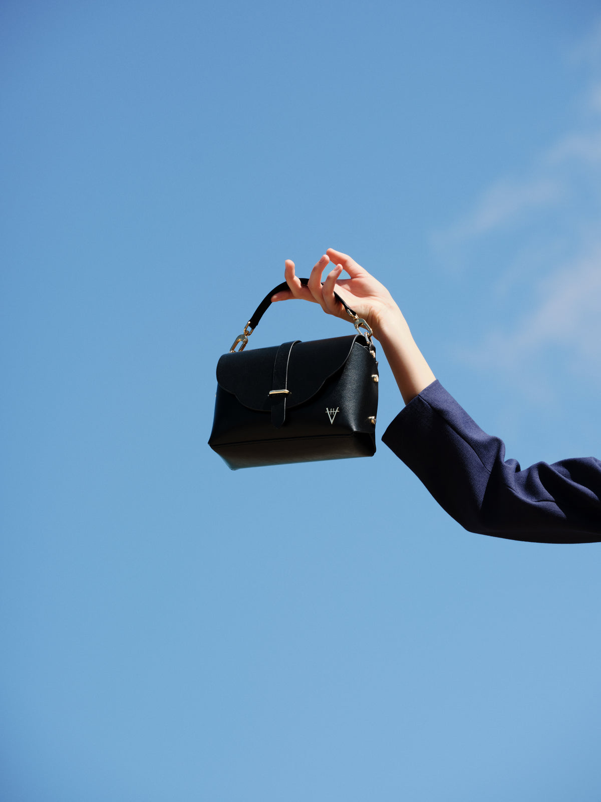 HiVa Atelier | Harmonia Shoulder Bag | Beautiful and Versatile Leather Accessories