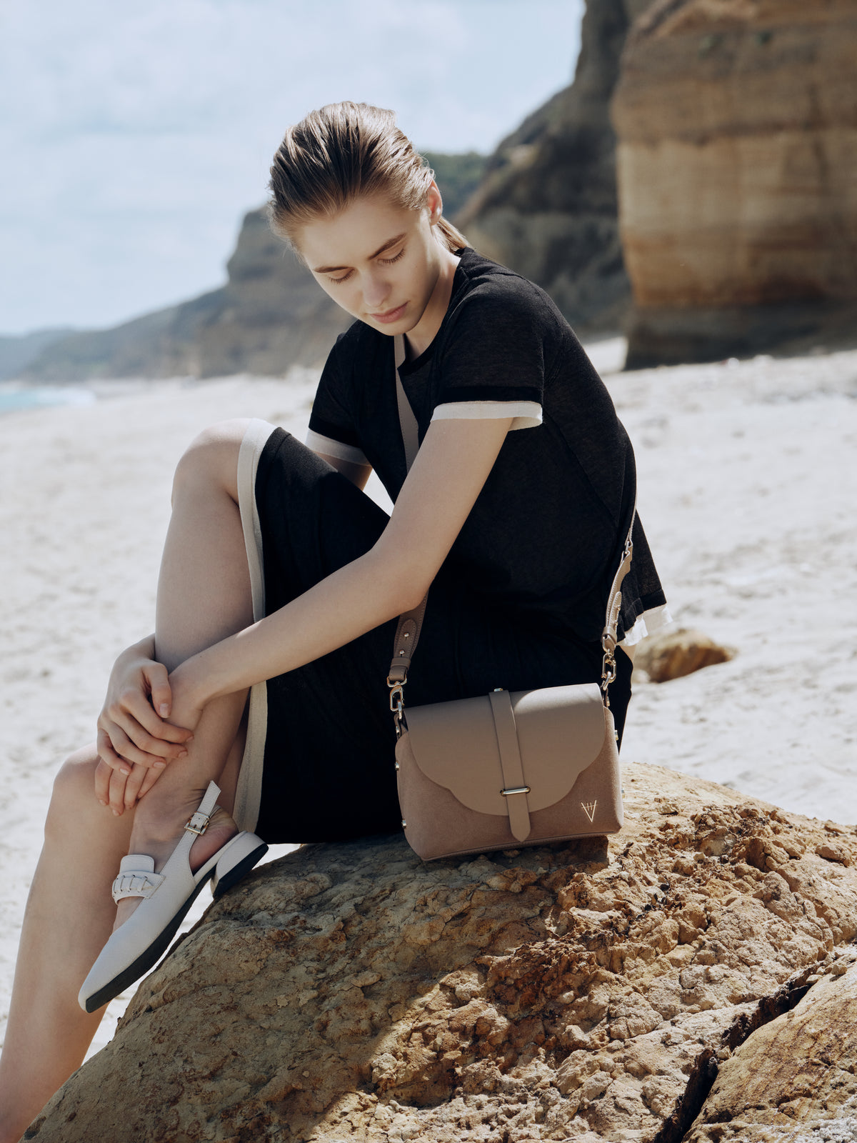 HiVa Atelier | Harmonia Shoulder Bag | Beautiful and Versatile Leather Accessories