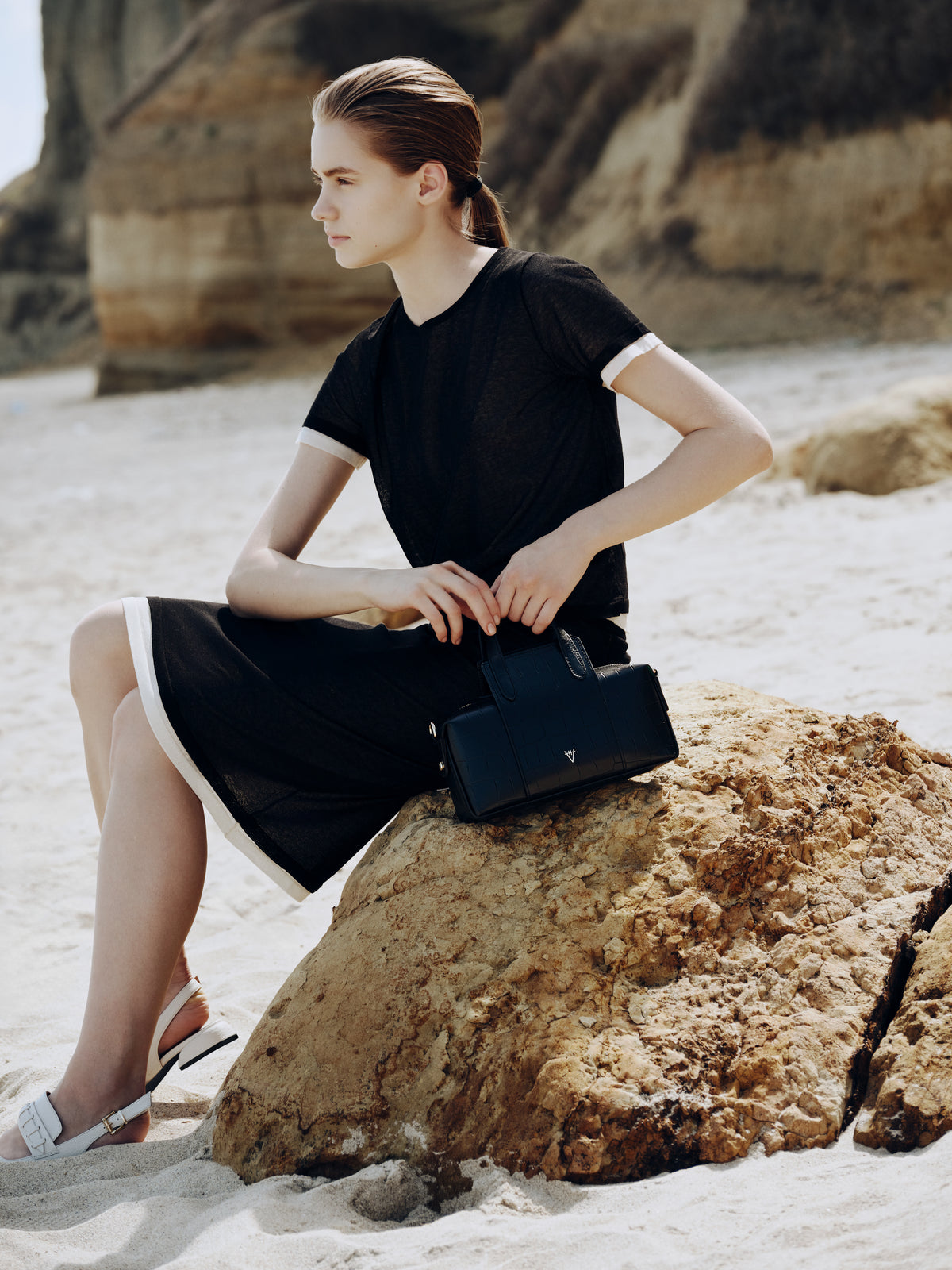 HiVa Atelier | Onsra Cylinder Crossbody Bag | Beautiful and Versatile Leather Accessories