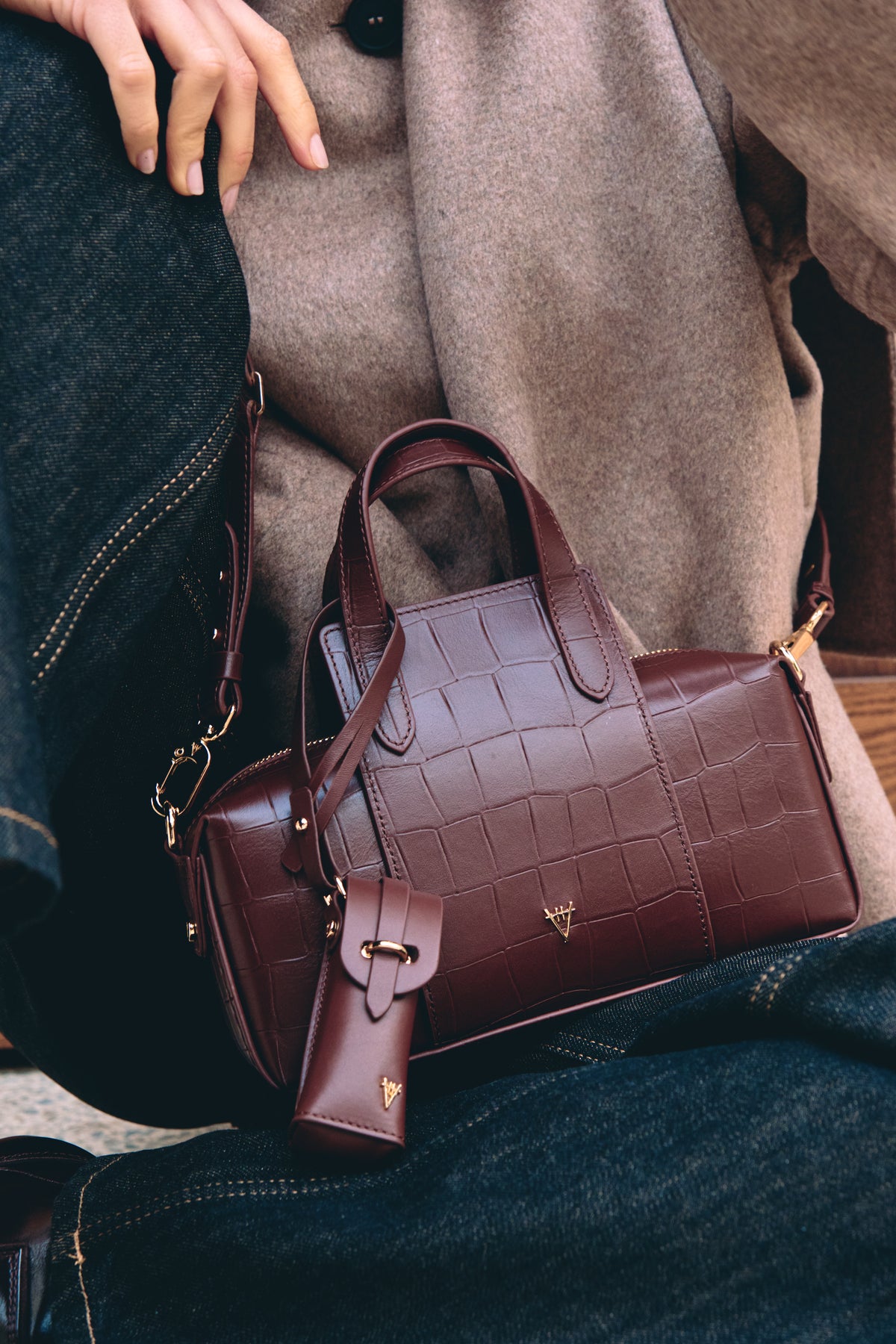 HiVa Atelier | Onsra Cylinder Crossbody Bag | Beautiful and Versatile Leather Accessories