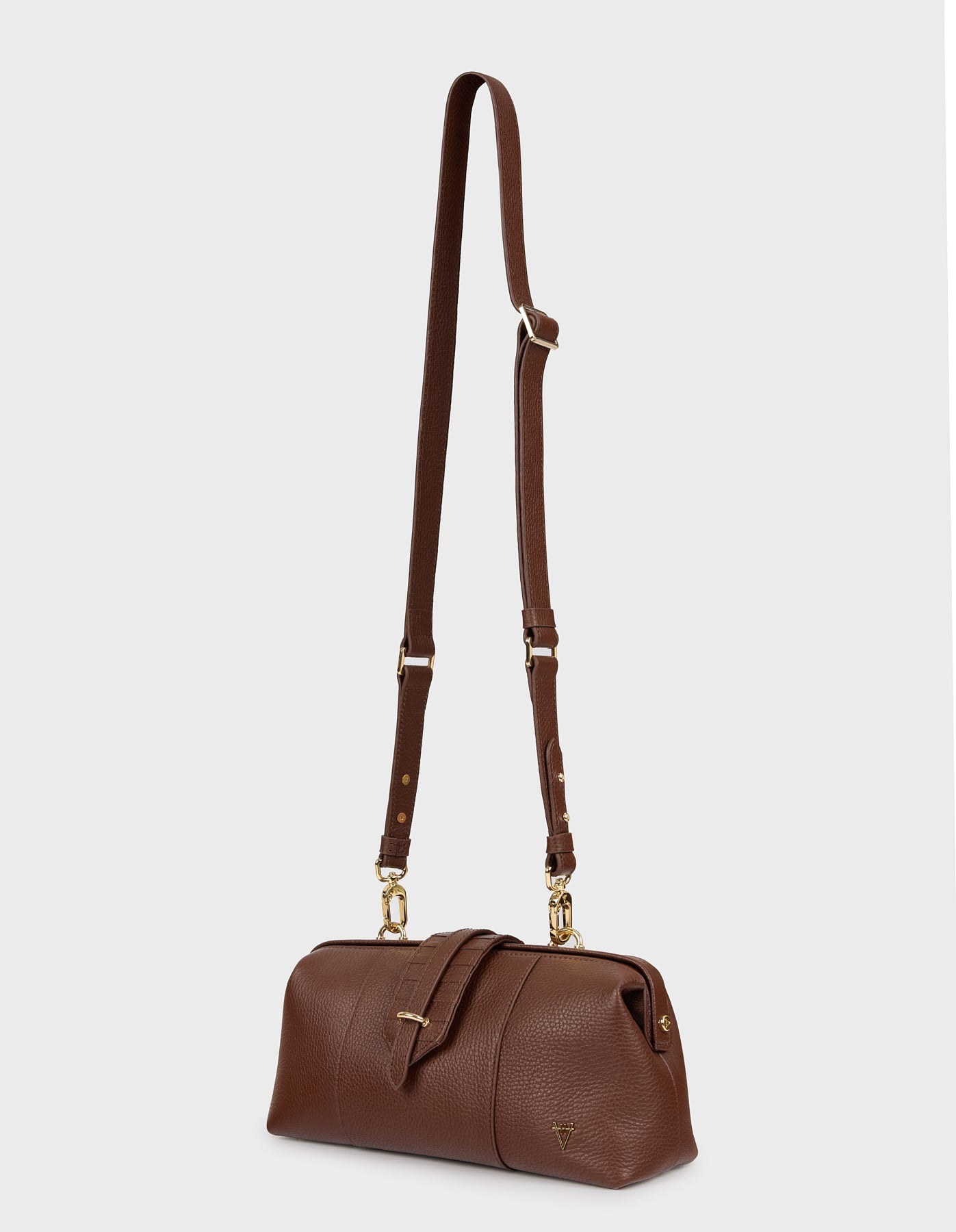 Hiva Atelier | Nubes Doctor Bag NUTSHELL | Beautiful and Versatile Leather Accessories
