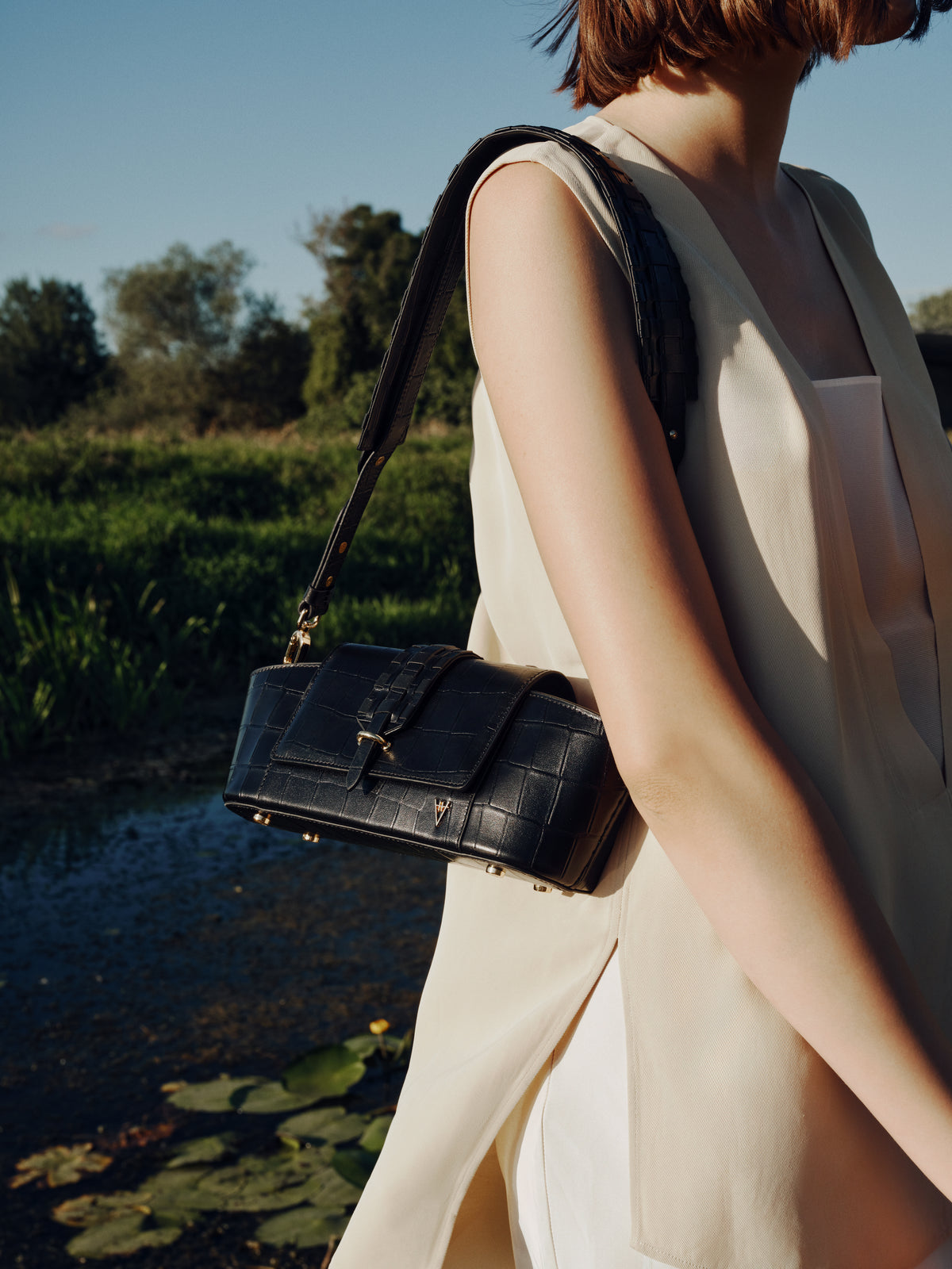 HiVa Atelier | Navis Shoulder Bag | Beautiful and Versatile Leather Accessories