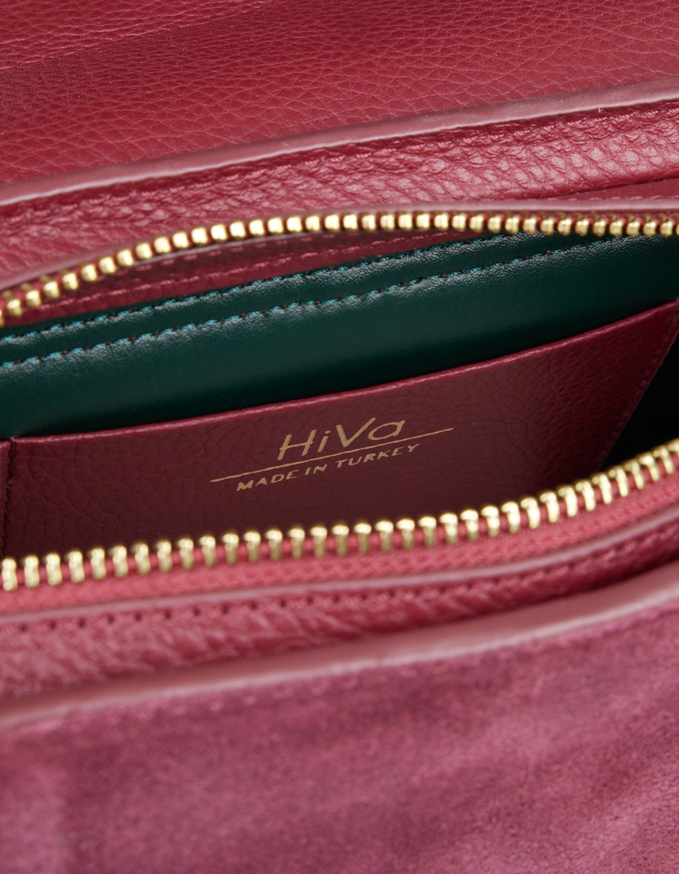 HiVa Atelier | Navis Shoulder Bag BURGUNDY | Beautiful and Versatile Leather Accessories