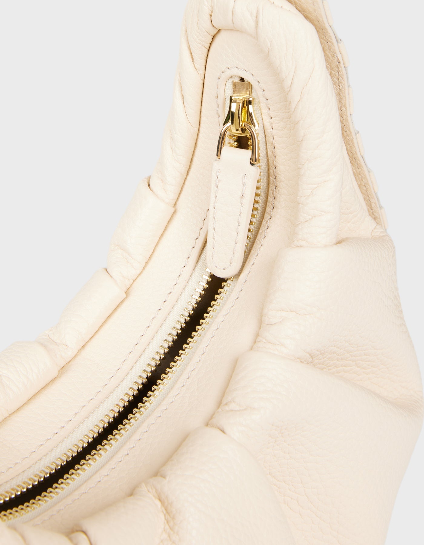 HiVa Atelier | Croissant Bag Bone | Beautiful and Versatile Leather Accessories