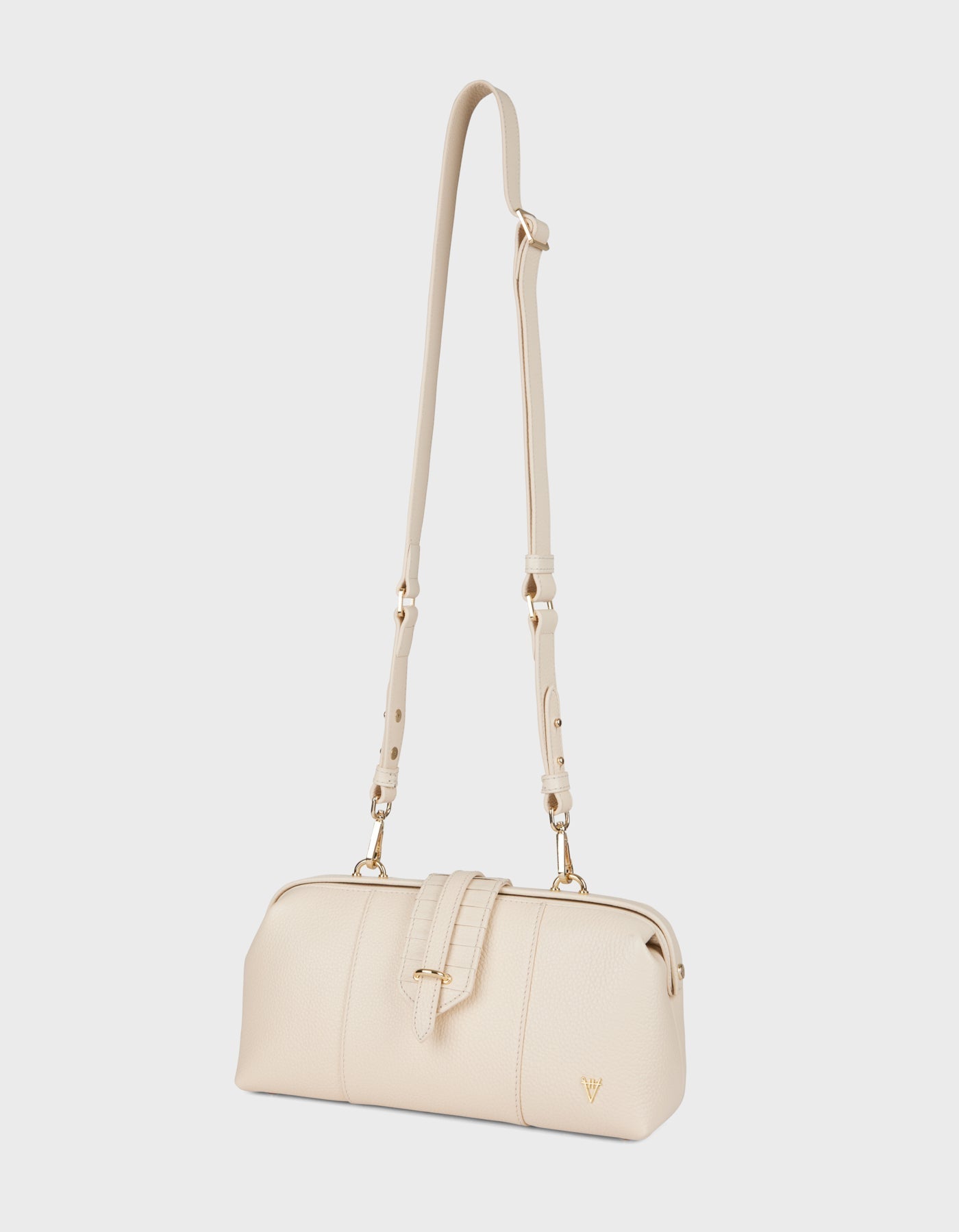 Hiva Atelier | Nubes Doctor Bag Bone | Beautiful and Versatile Leather Accessories