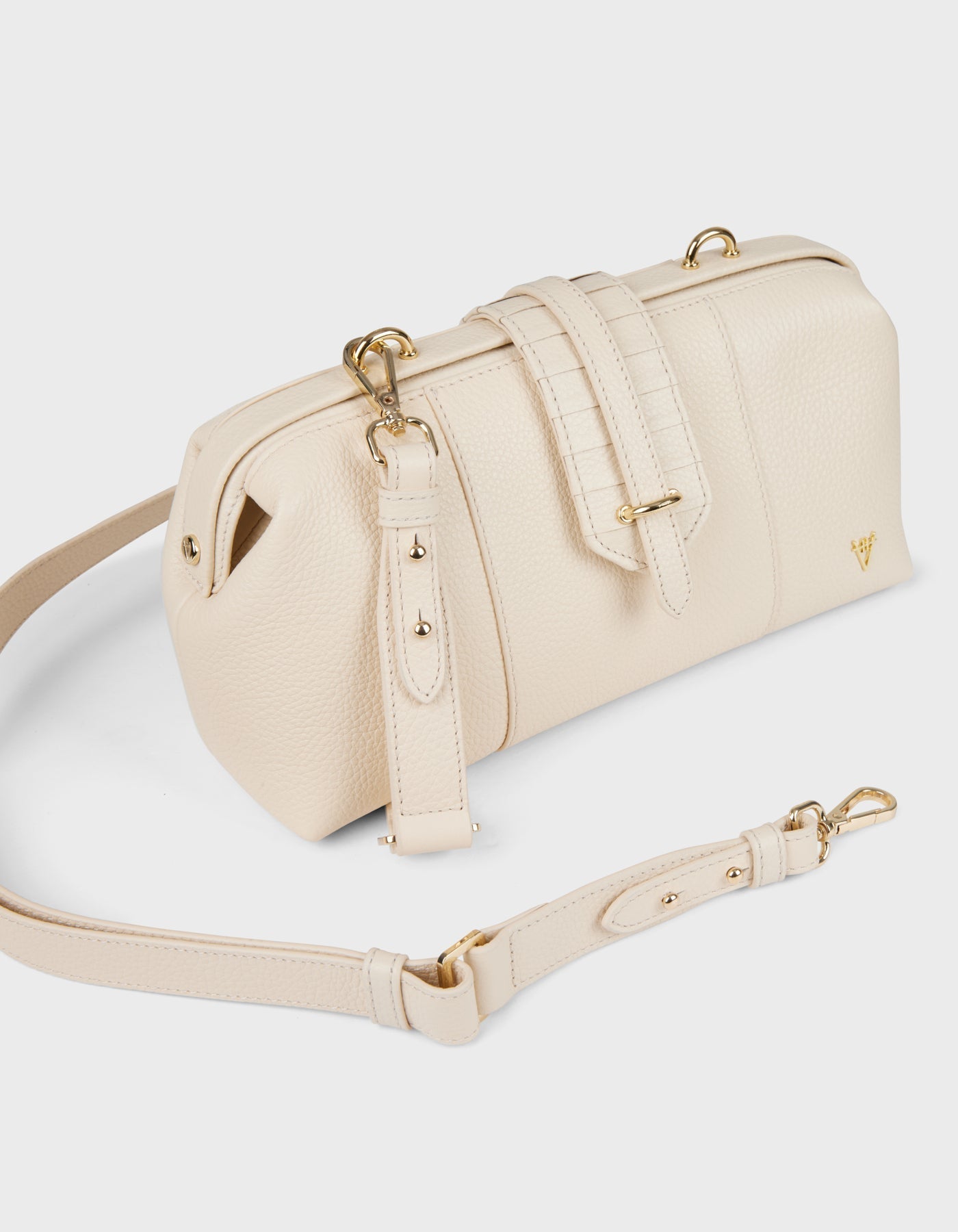 Hiva Atelier | Nubes Doctor Bag Bone | Beautiful and Versatile Leather Accessories