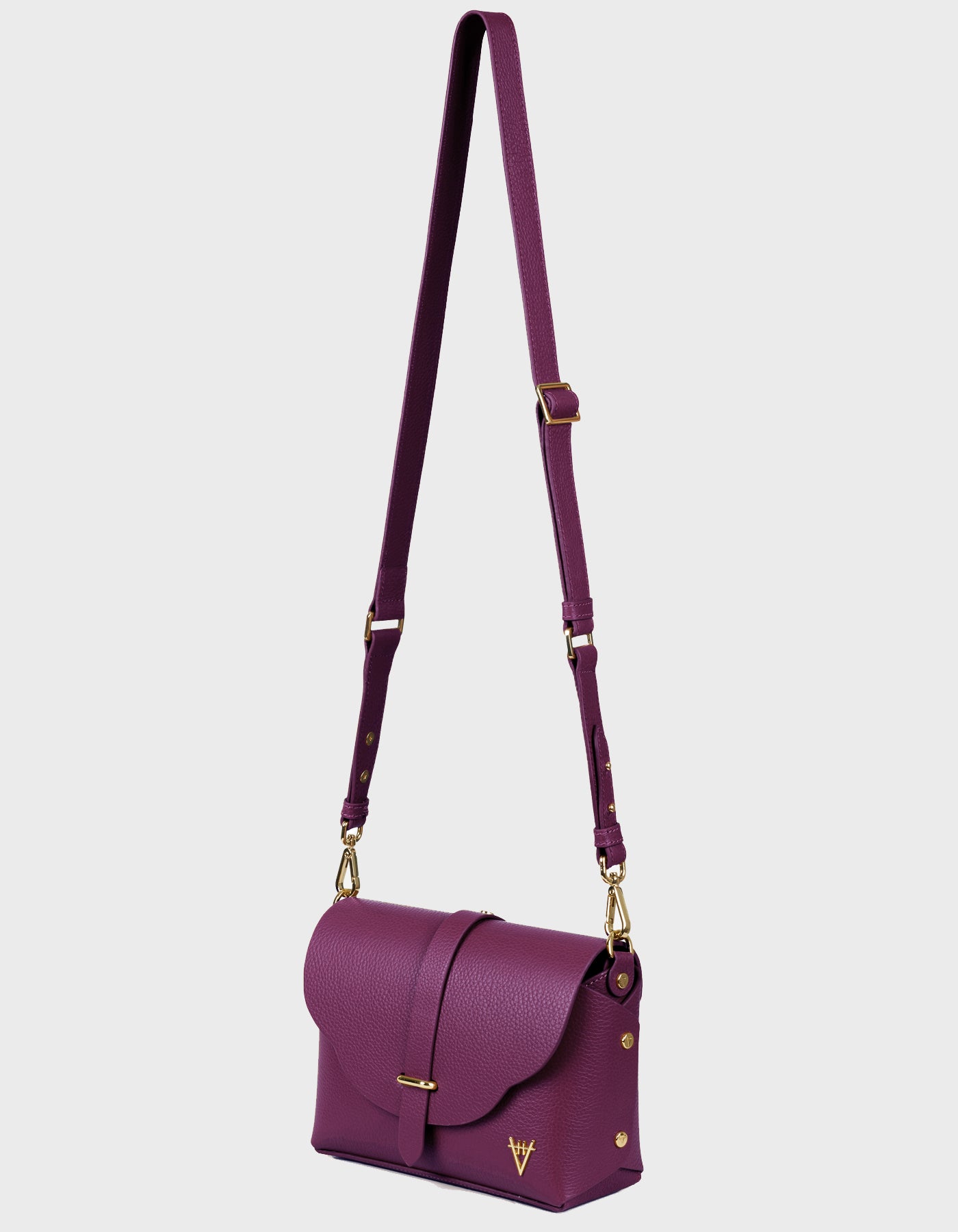 Hiva Atelier | Harmonia Shoulder Bag Midnight Plum | Beautiful and Versatile Leather Accessories