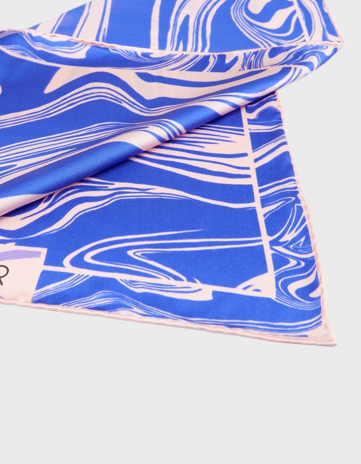HiVa Atelier | HiVa Silk Scarf 50 X 50 CM Blocking Wave - Sodalite Blue & Pink Clay | Beautiful and Versatile