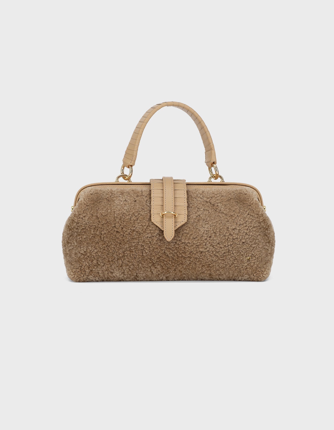 Hiva Atelier | Nubes Doctor Bag Shearling Biscuit | Beautiful and Versatile Leather Accessories