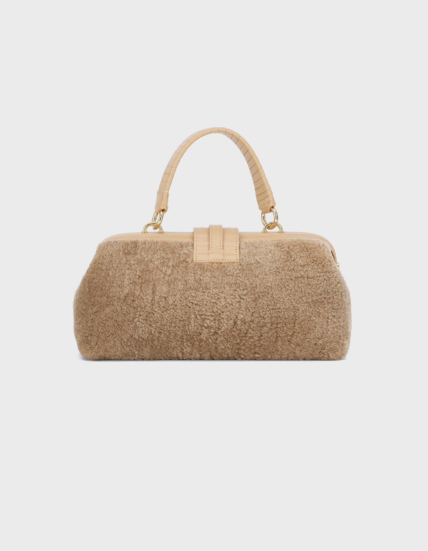 Hiva Atelier | Nubes Doctor Bag Shearling Biscuit | Beautiful and Versatile Leather Accessories