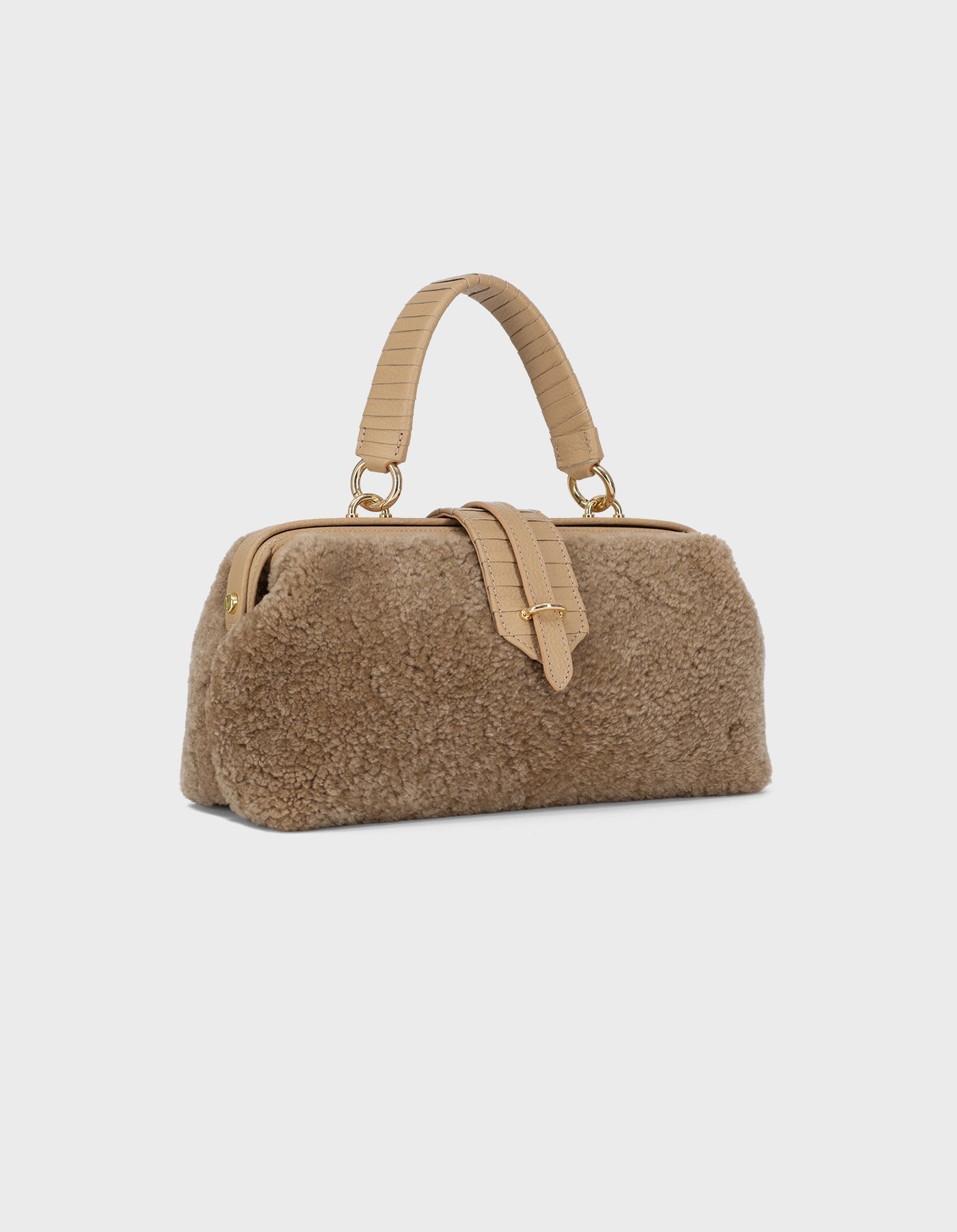 Hiva Atelier | Nubes Doctor Bag Shearling Biscuit | Beautiful and Versatile Leather Accessories