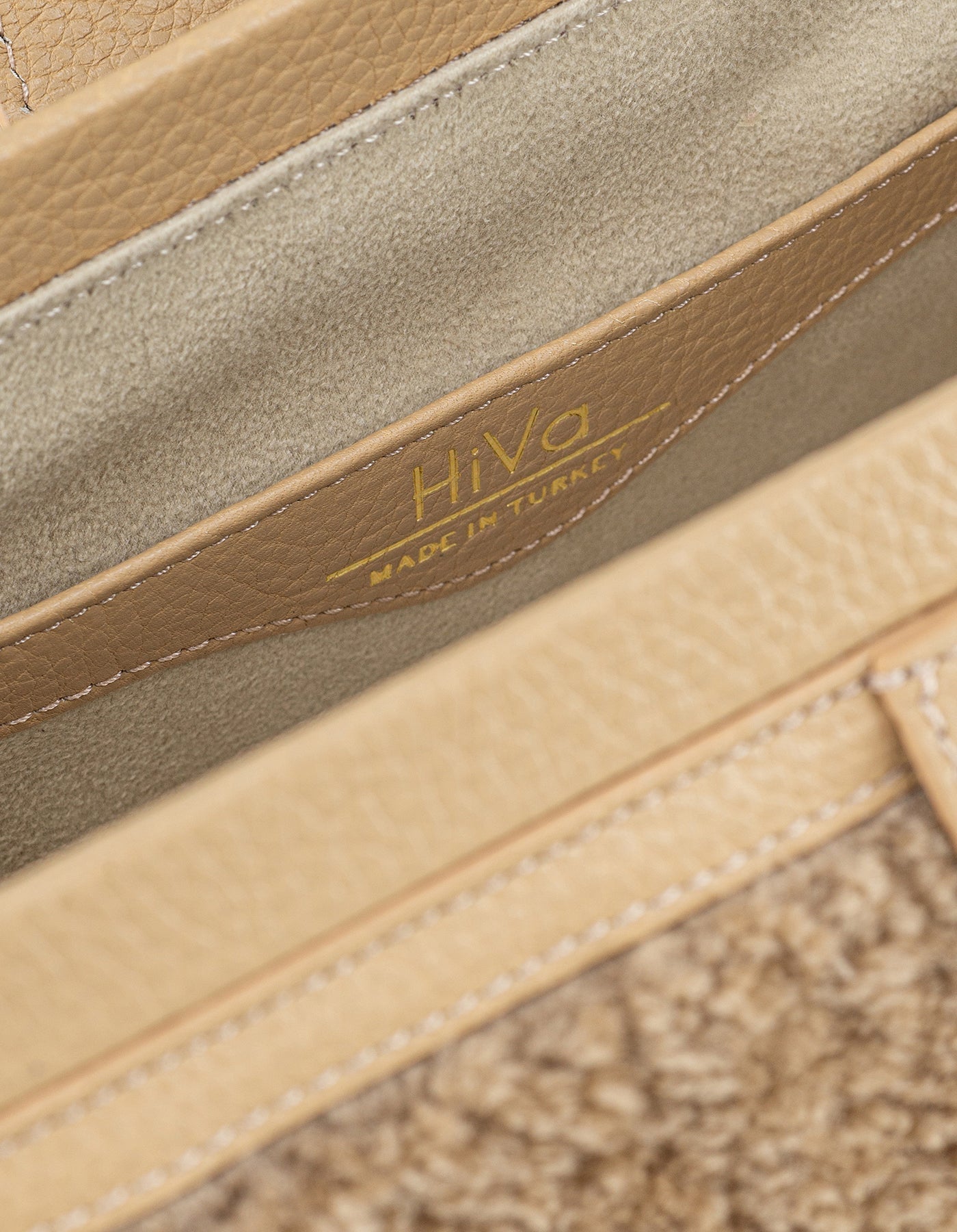 Hiva Atelier | Nubes Doctor Bag Shearling Biscuit | Beautiful and Versatile Leather Accessories