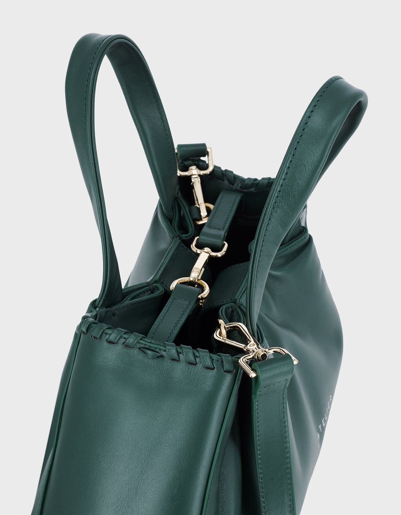 Hiva Atelier | Nubi Pedded Shoulder Bag Deep Emerald | Beautiful and Versatile Leather Accessories