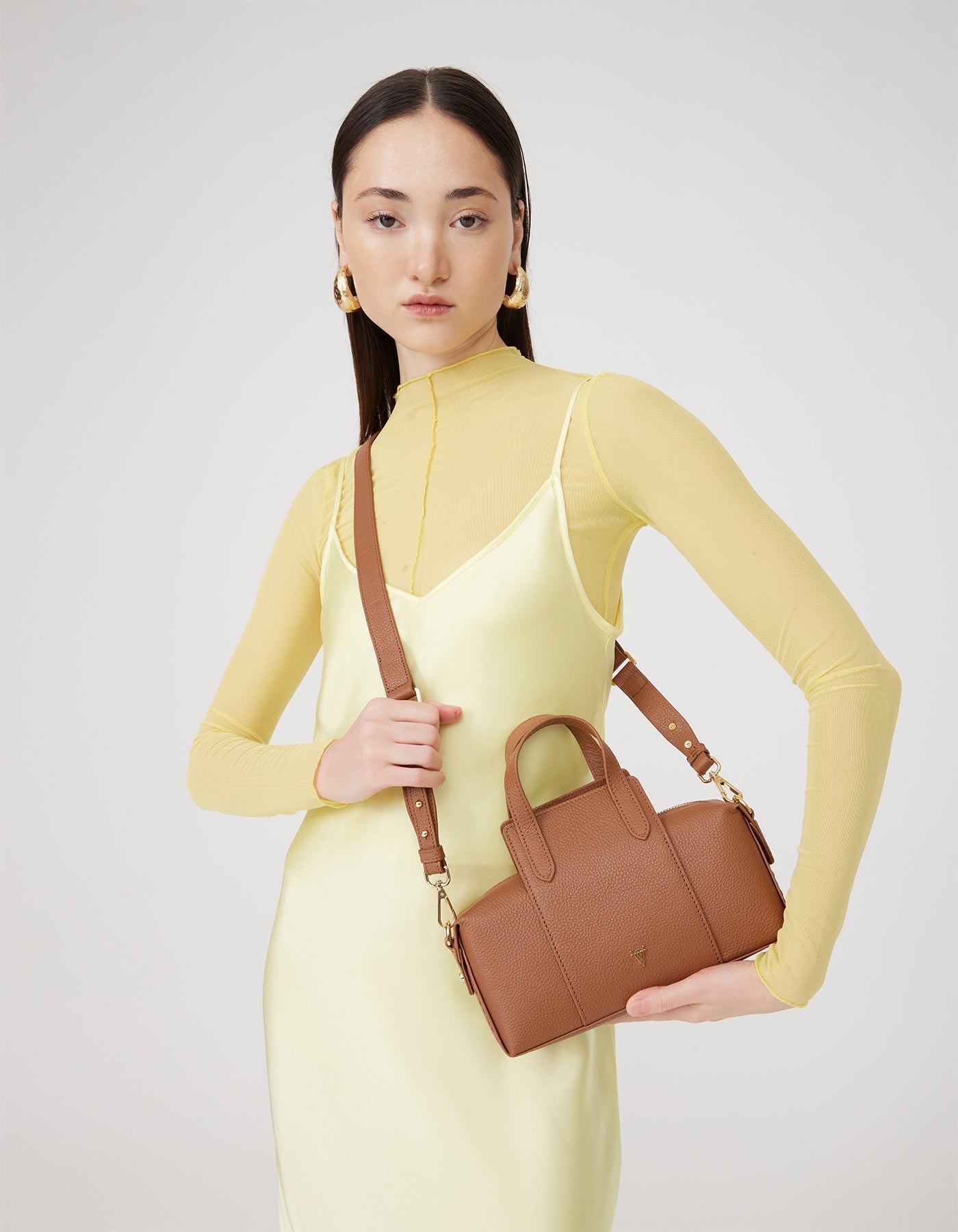 Onsra Cylinder Shoulder Bag - Finest Quality HiVa Atelier GmbH Leather Accessories